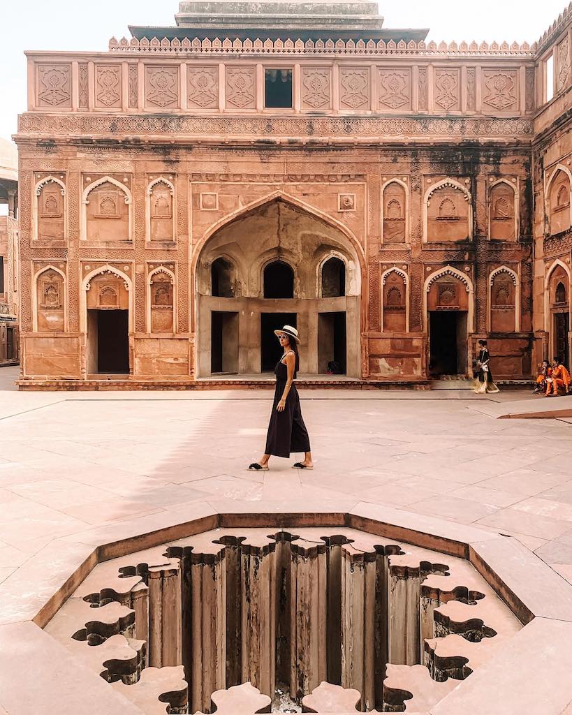 Strolling around Agra Fort 