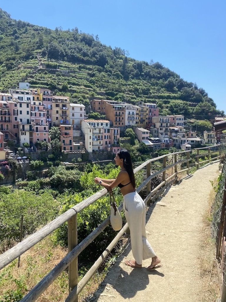 Hiking Cinque Terre villages 