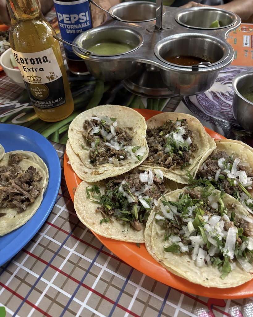 Tacos de cabeza and lengua